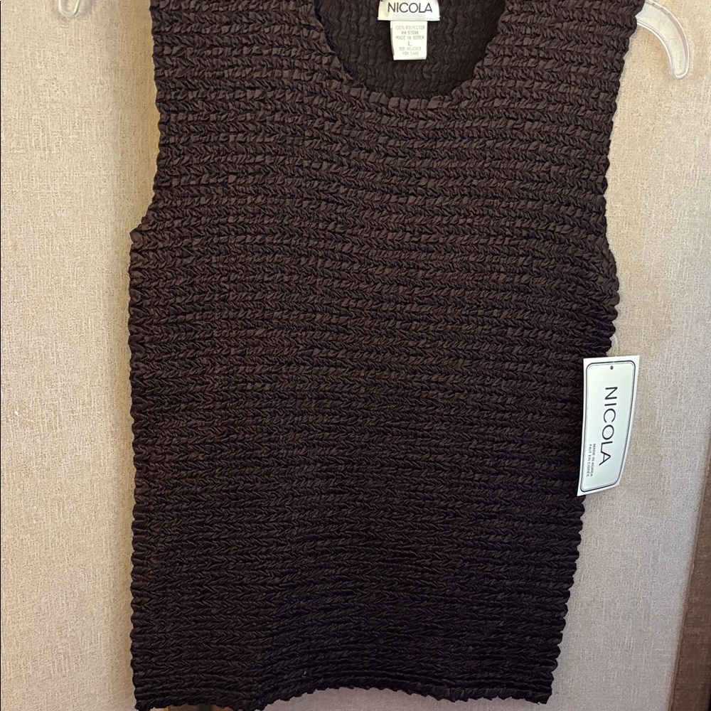 FINAL MARKDOWN Nicola ladies Dark Brown Crewneck top large NWT